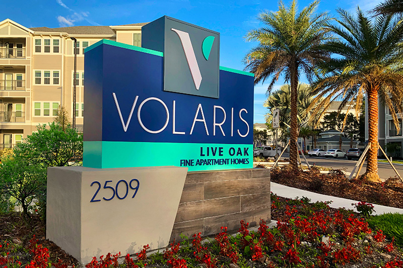 Volaris Live Oak Monument
