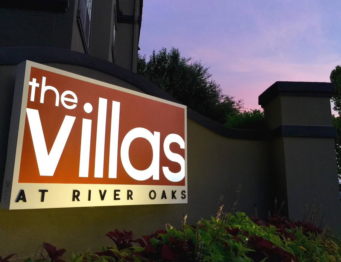 The Villas Aluminum Cabinet Monument Night